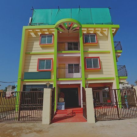 Hotel Grand Paradise Бхубанешвар Екстериор снимка