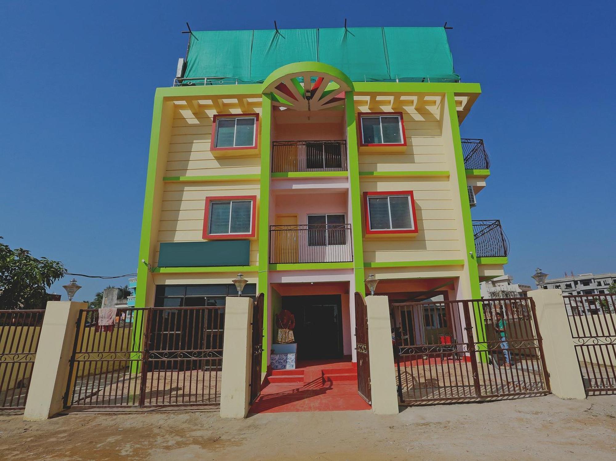 Hotel Grand Paradise Бхубанешвар Екстериор снимка