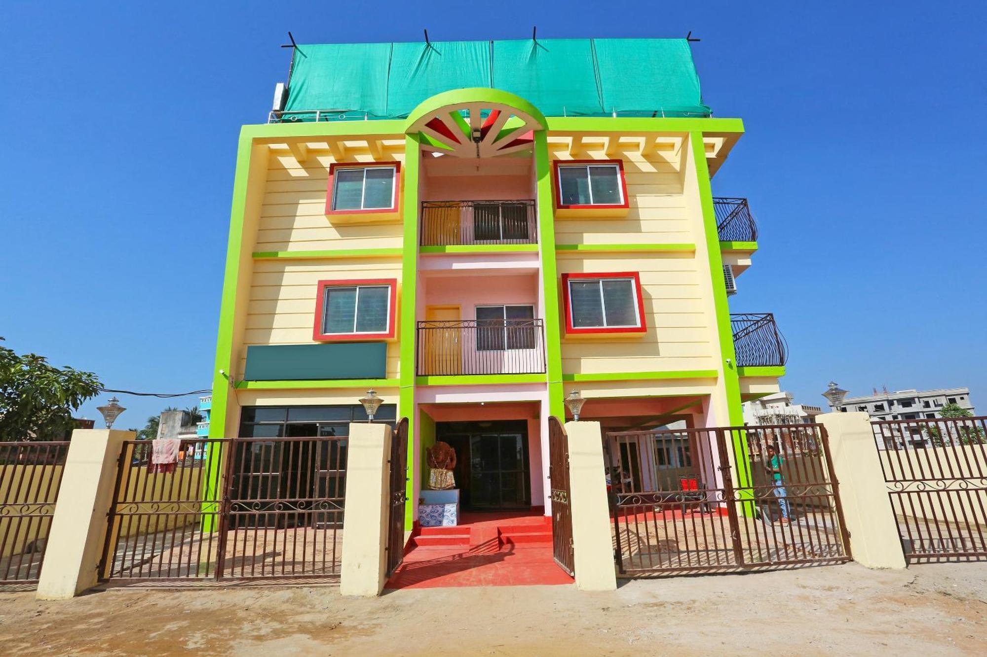 Hotel Grand Paradise Бхубанешвар Екстериор снимка
