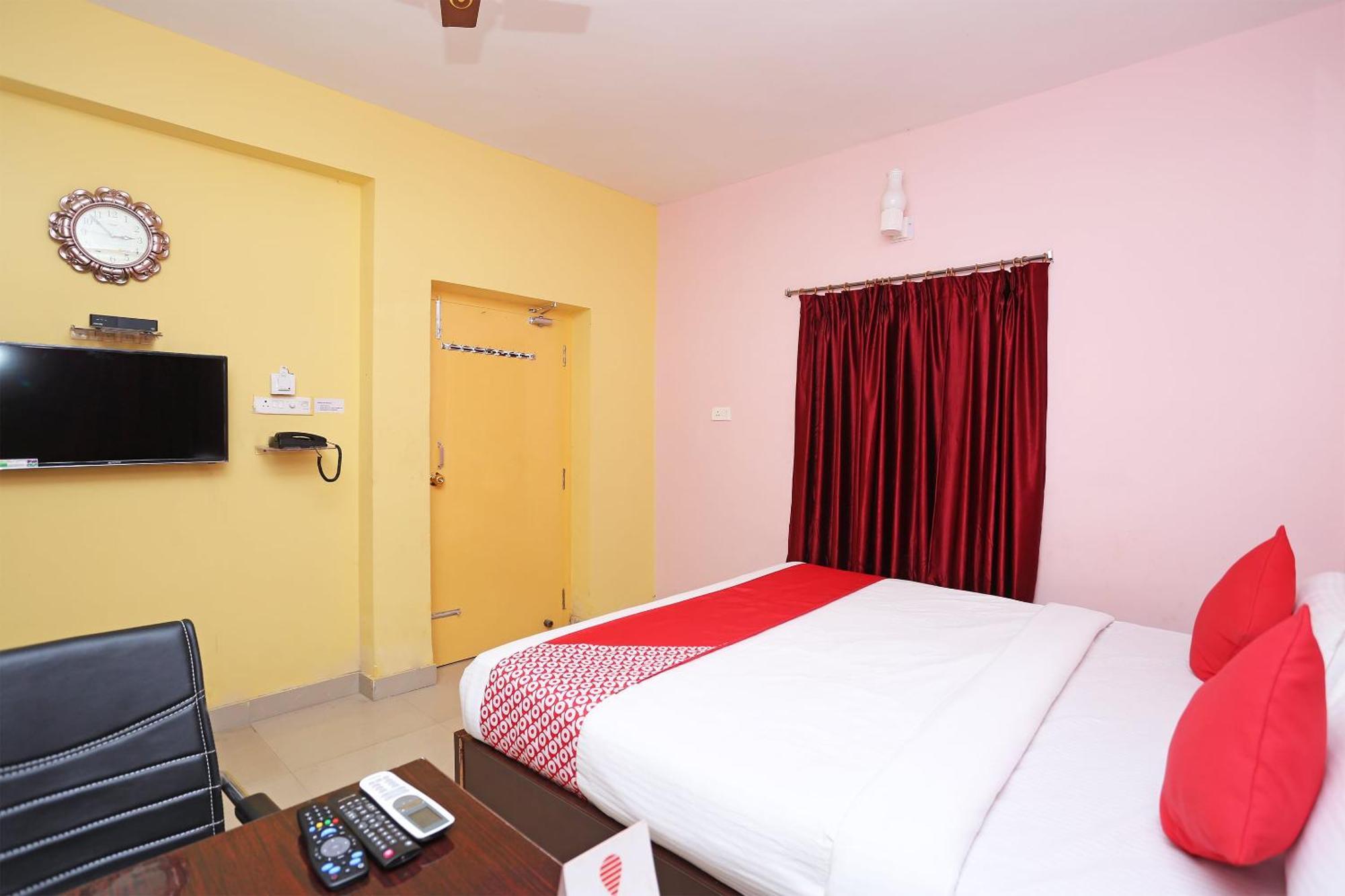 Hotel Grand Paradise Бхубанешвар Екстериор снимка