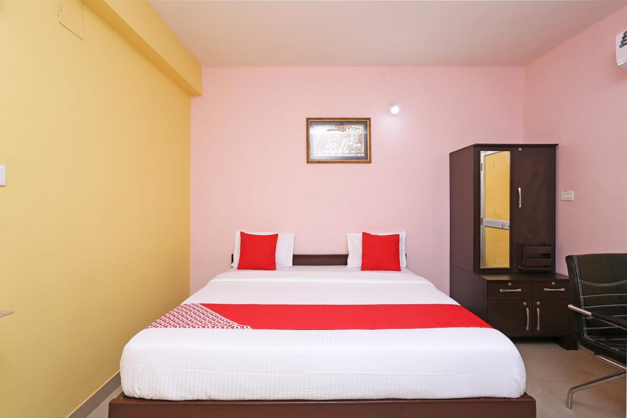 Hotel Grand Paradise Бхубанешвар Екстериор снимка